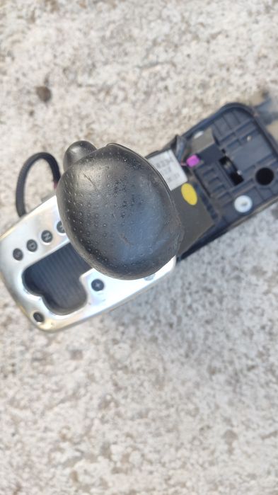 Lewarek drążek gałka zmiany biegów automat Audi a3 8p przedlift