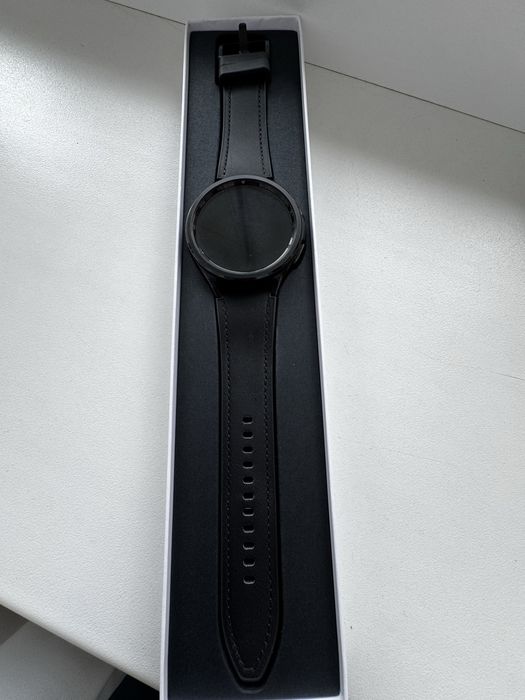 Samsung Galaxy Watch6 Classic 47mm у чорному кольорі