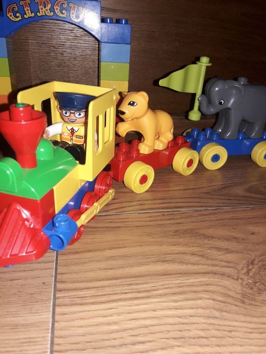 Лего дупло потяг з тваринами