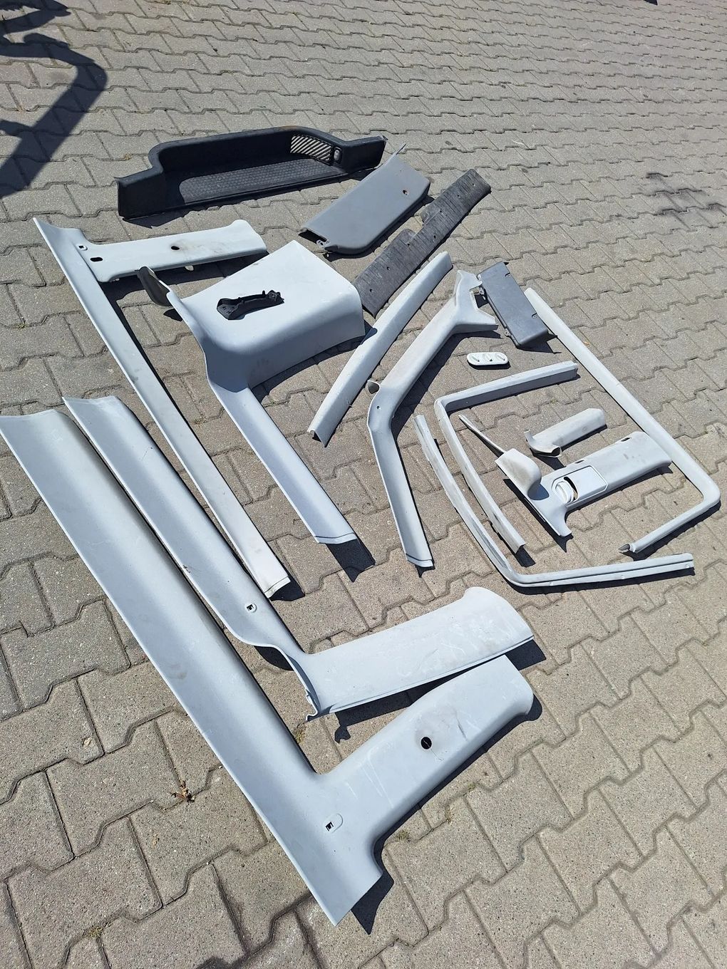 ŚRODEK BOCZEK TAPICERKA  TYŁ VW TRANSPORTER T4 CARAVELLE