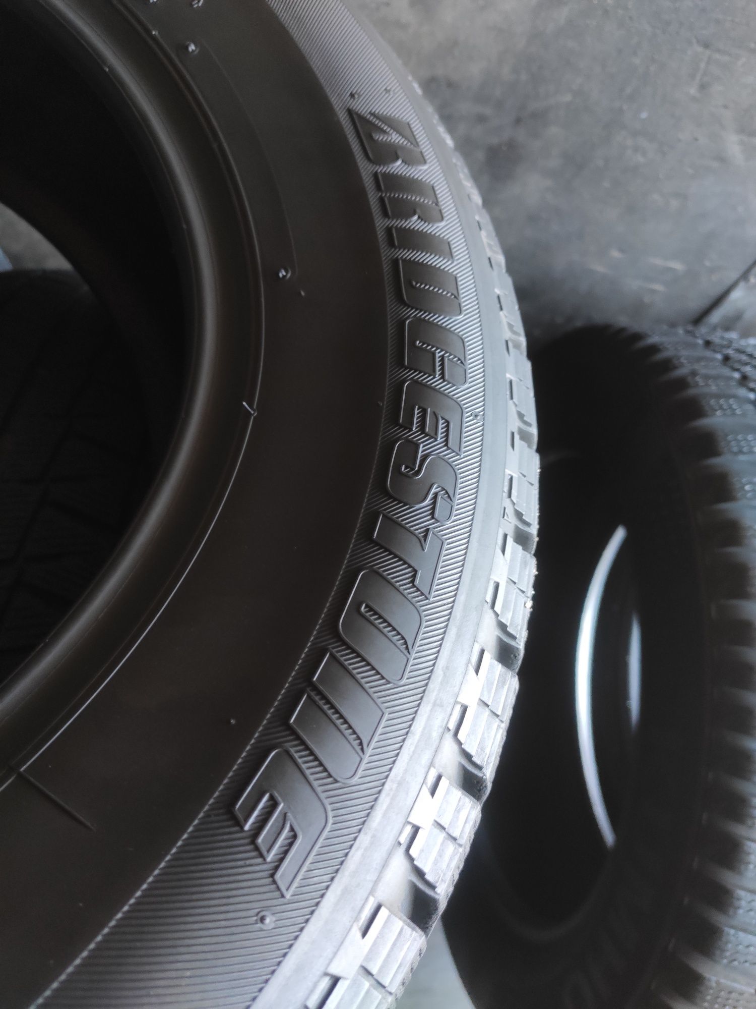 Зимняя резина шини 205.60.16 Bridgestone Blizzak RevoGZ.7.5мм.6.5мм.Яп