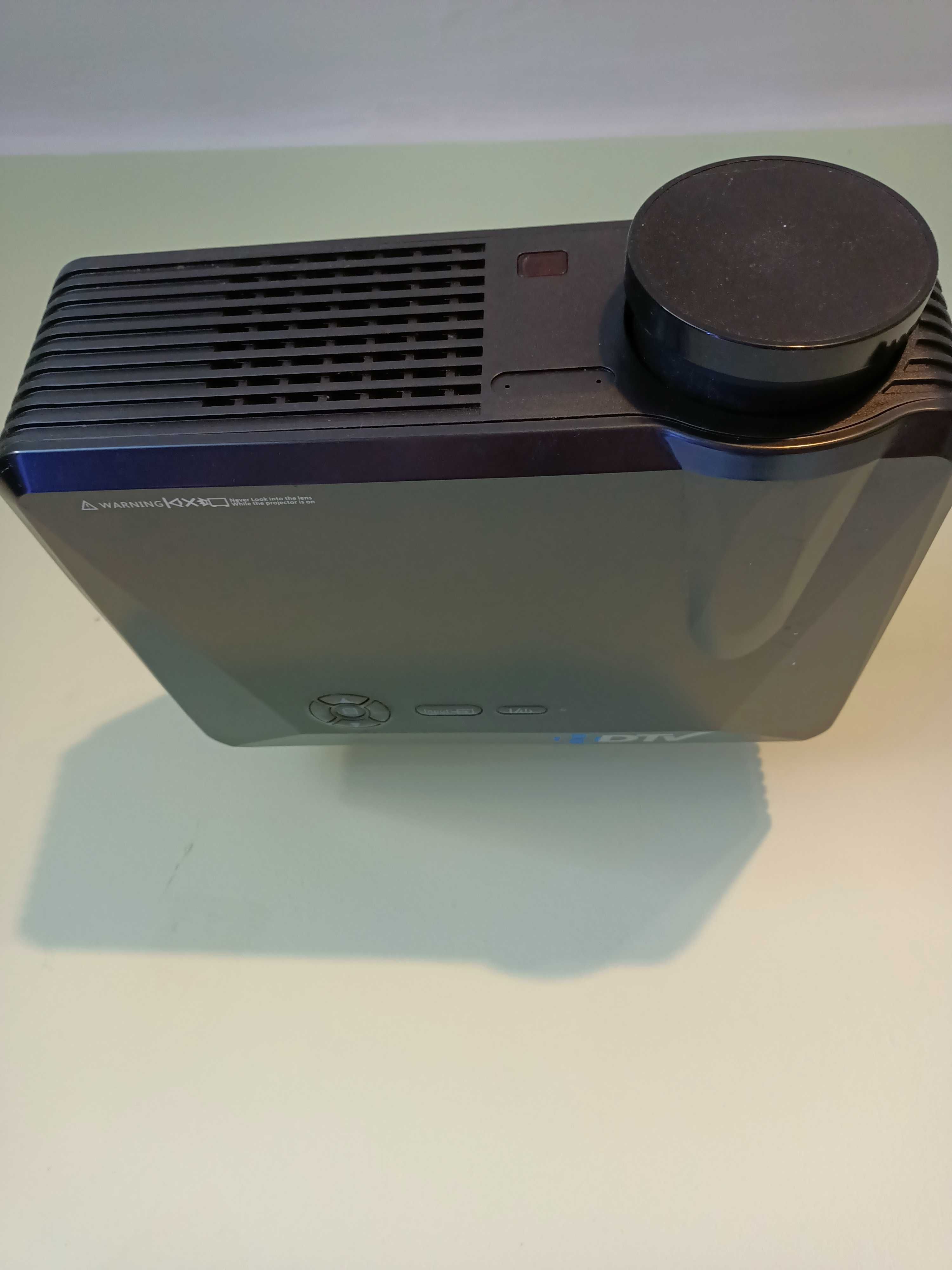 Projektor do filmów ViviBright PLED-S200 Projector