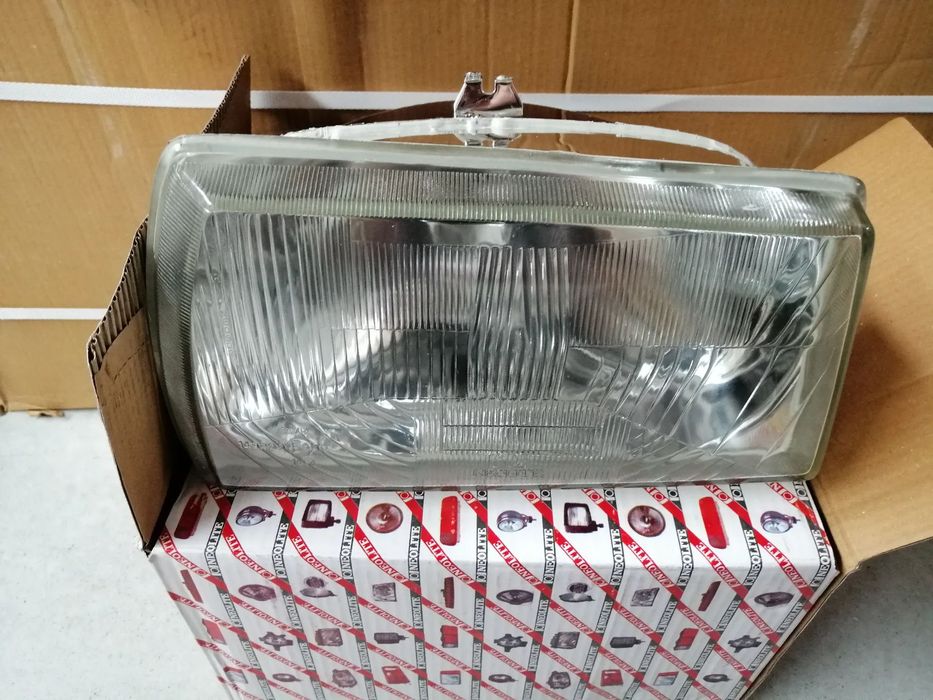 Farois Farol da frente Peugeot 504 NOVO