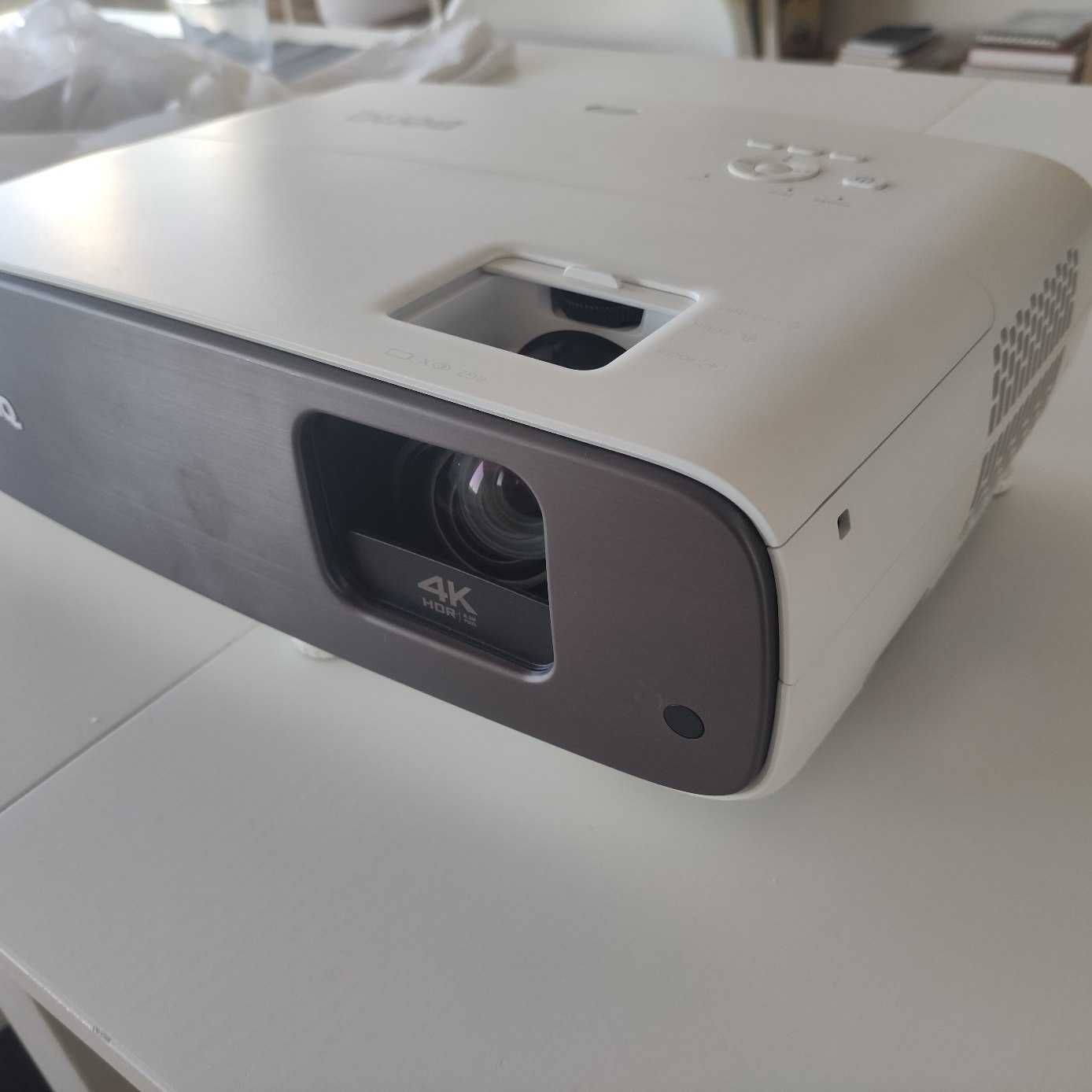 Projetor BenQ W2700 4K HDR — Avariado / Para peças