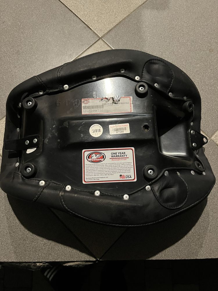 Сидіння соло Harley Davidson Dyna mustang diаmond