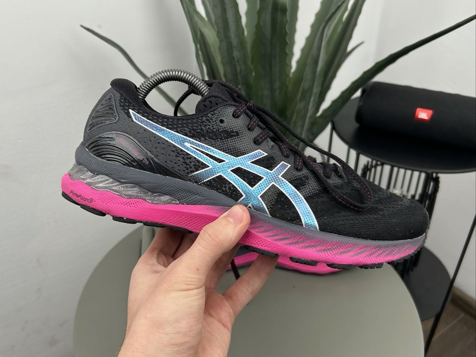 Оригінал! Кросівки Asics Gel Nimbus 41 розмір М05655