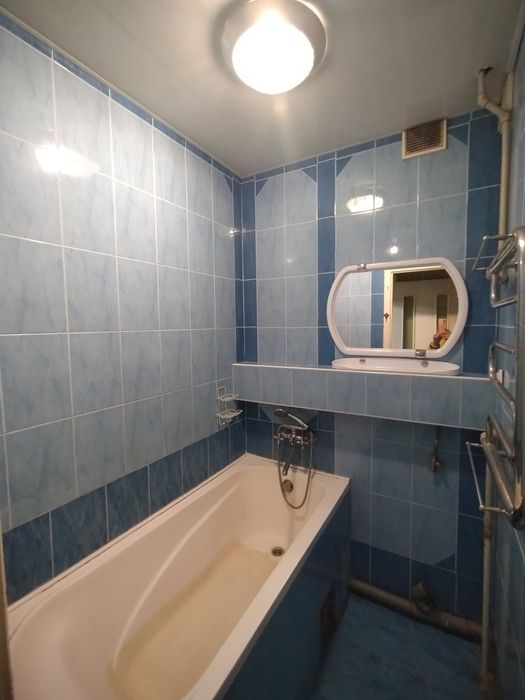 Сдам 2 КВ.по ул.Лахтинская(район кургана)4/5.4000+к.у.