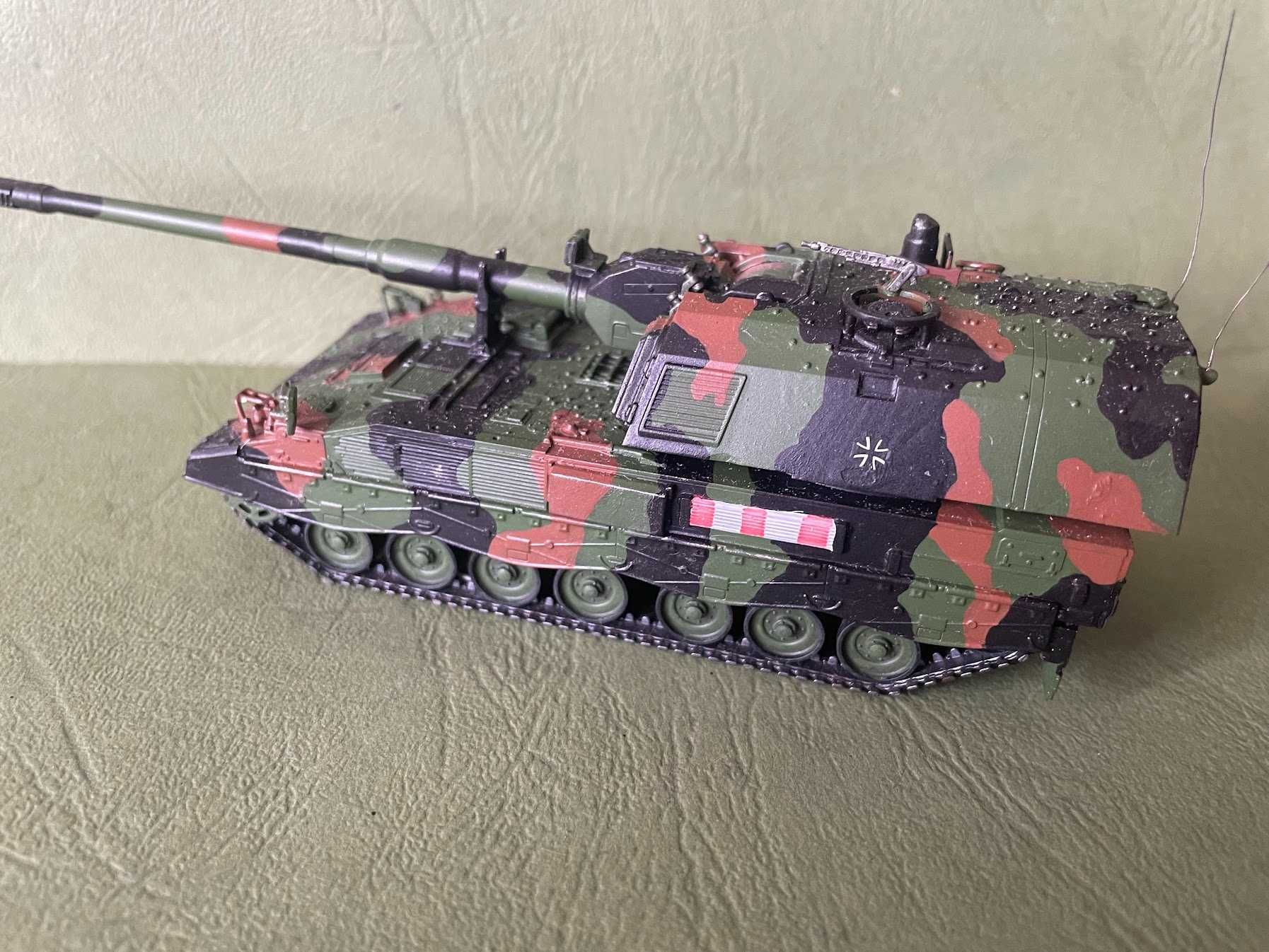 Panzerhaubitze 2000 (PzH 2000) - model w skali 1/72