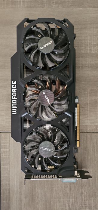 GIGABYTE R9 290 WindForce 3X OC
GV-R929OC-4GD