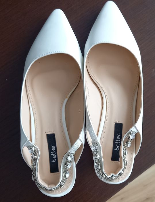 Czółenka białe eleganckie