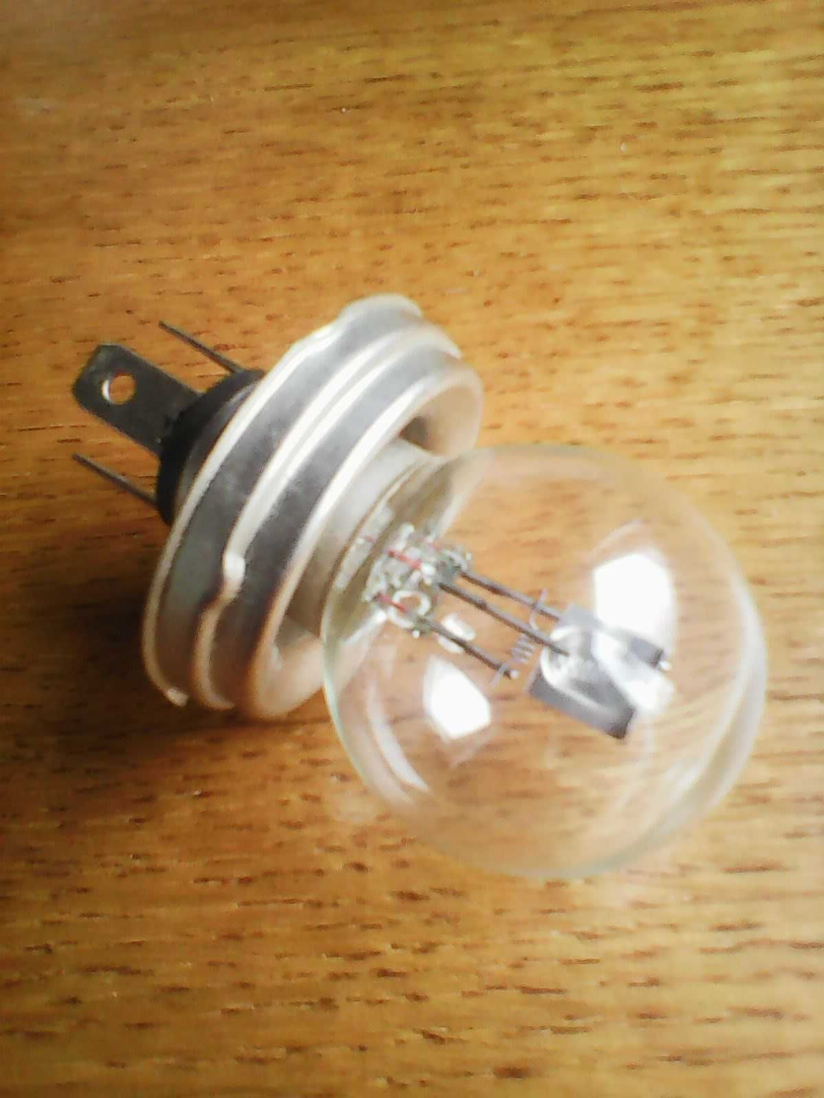 Галогенні лампи (ближнє/дальнє світло) 12V 60/55W і круглі 24V 55/50W