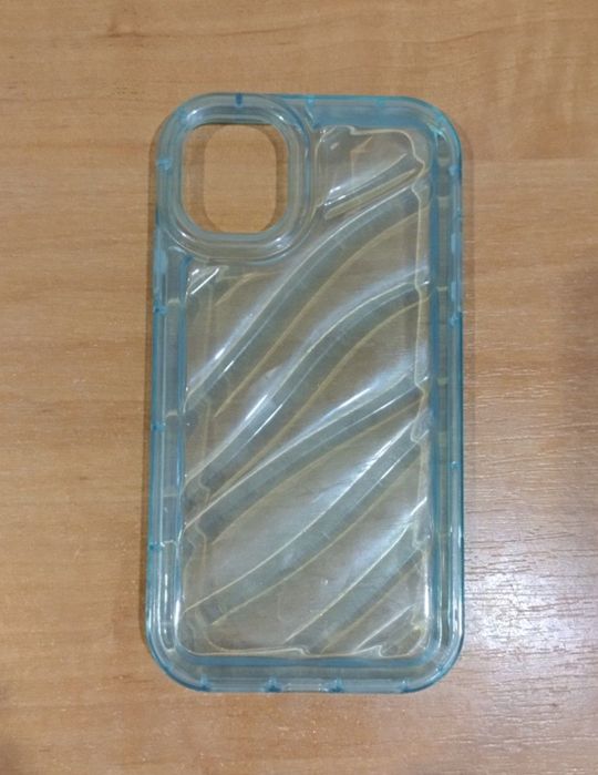 Чехлы на iPhone 11