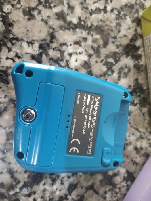 Conjunto Consola Nintendo Pokémon mini mais 2 jogos completos