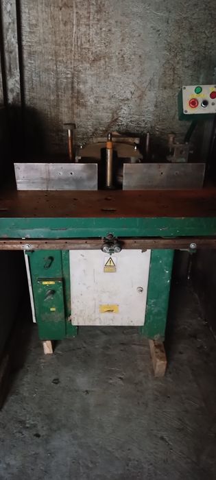 Продам токарний станок 1м63