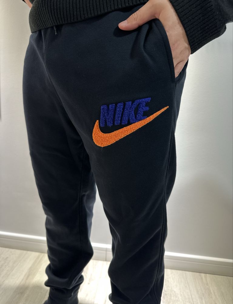 Продаю чоловічі штани на флісі Nike Club Fleece М розмір
