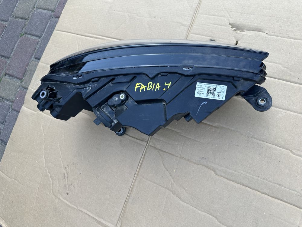 Skoda fabia 4 full led фара ліва