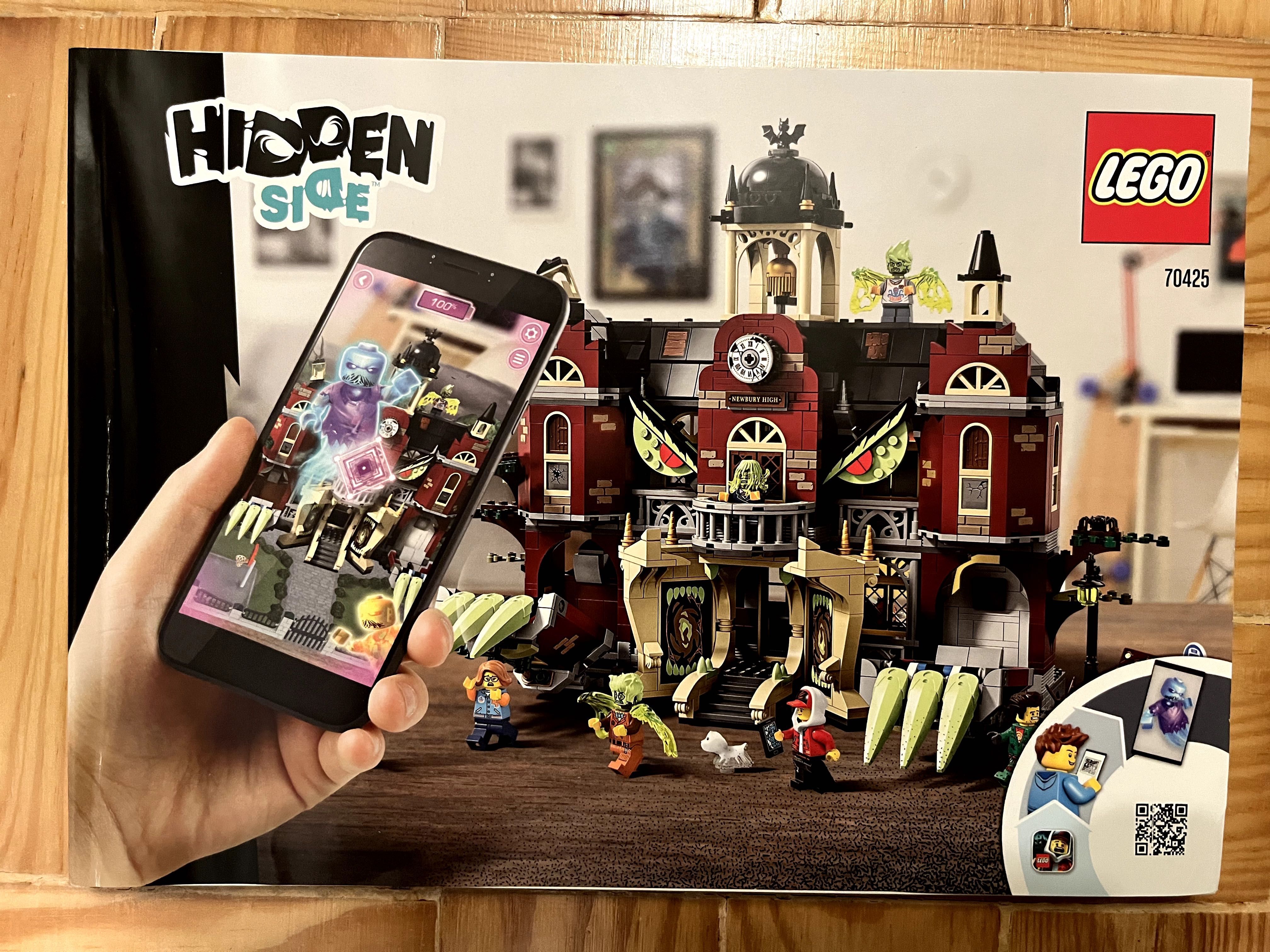 LEGO 70425 - Newbury Haunted High School