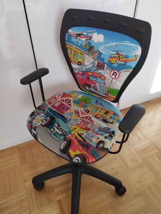 Fotel obrotowy dla dziecka krzesło na kółkach
