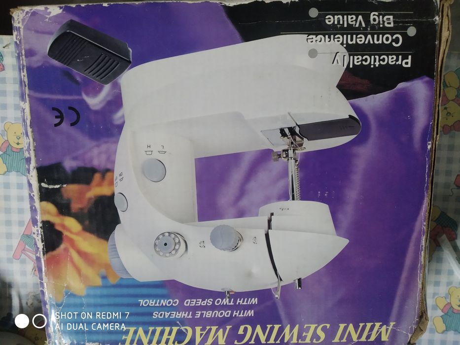 Mini Sewing Machine