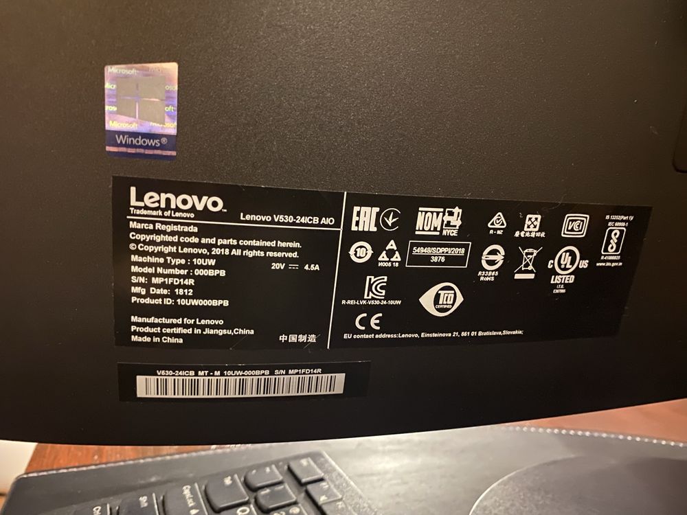 Konputer lenovo 18 cali