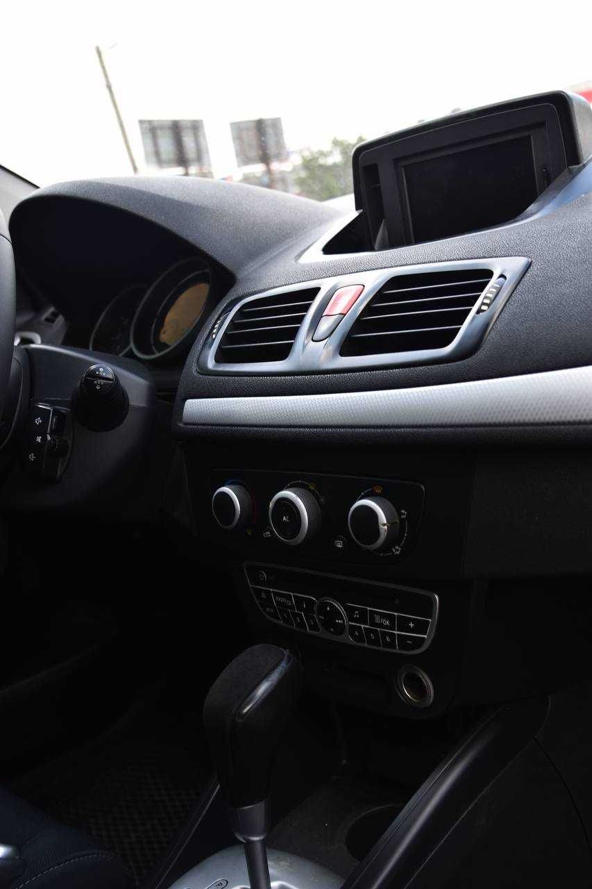 Renault Megane 1.5 дизель автомат, 2011р. (Перший внесок від 20%)