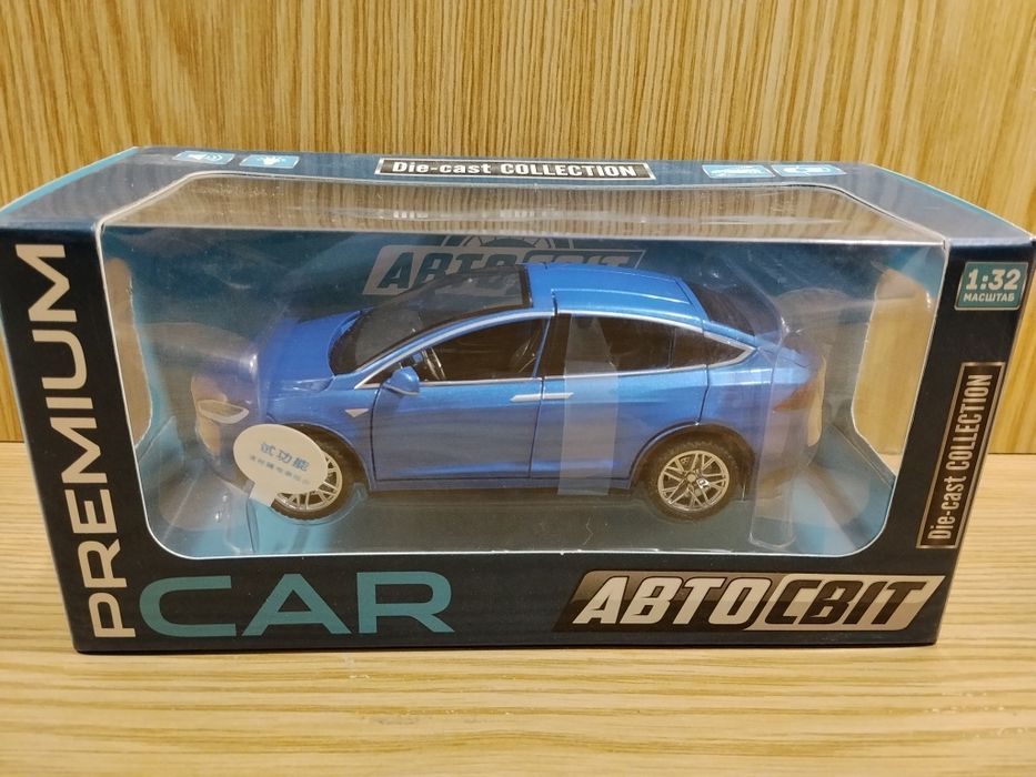 Модель Tesla model x 90d 1:32 Автосвит металл свет звук инерция Тесла