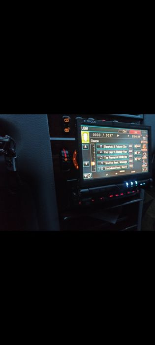 KENWOOD  с выезжающим экраном