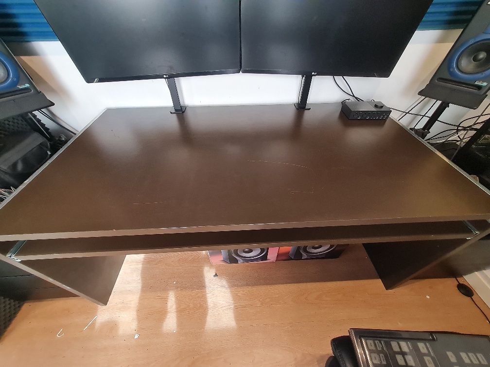 Mesa escritório impecável