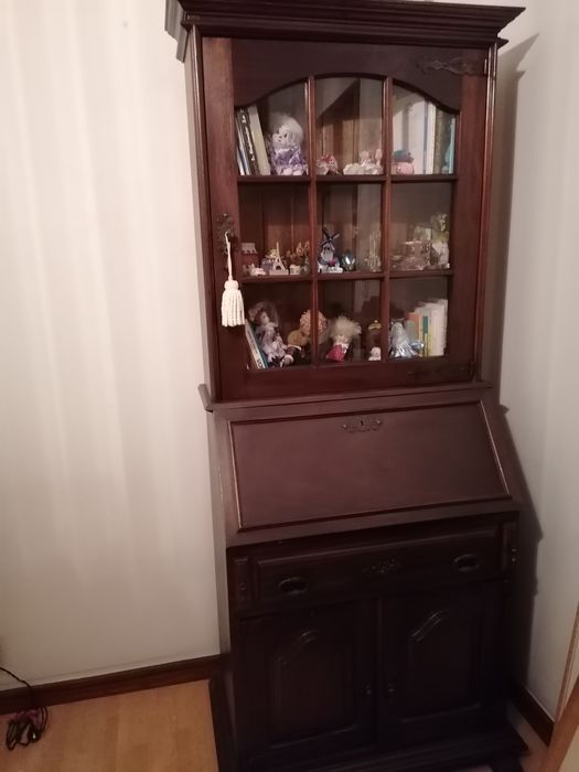 Escrivaninha, papeleira, secretaria
