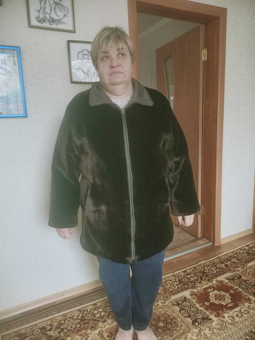 Продаю жіночий верхній одяг