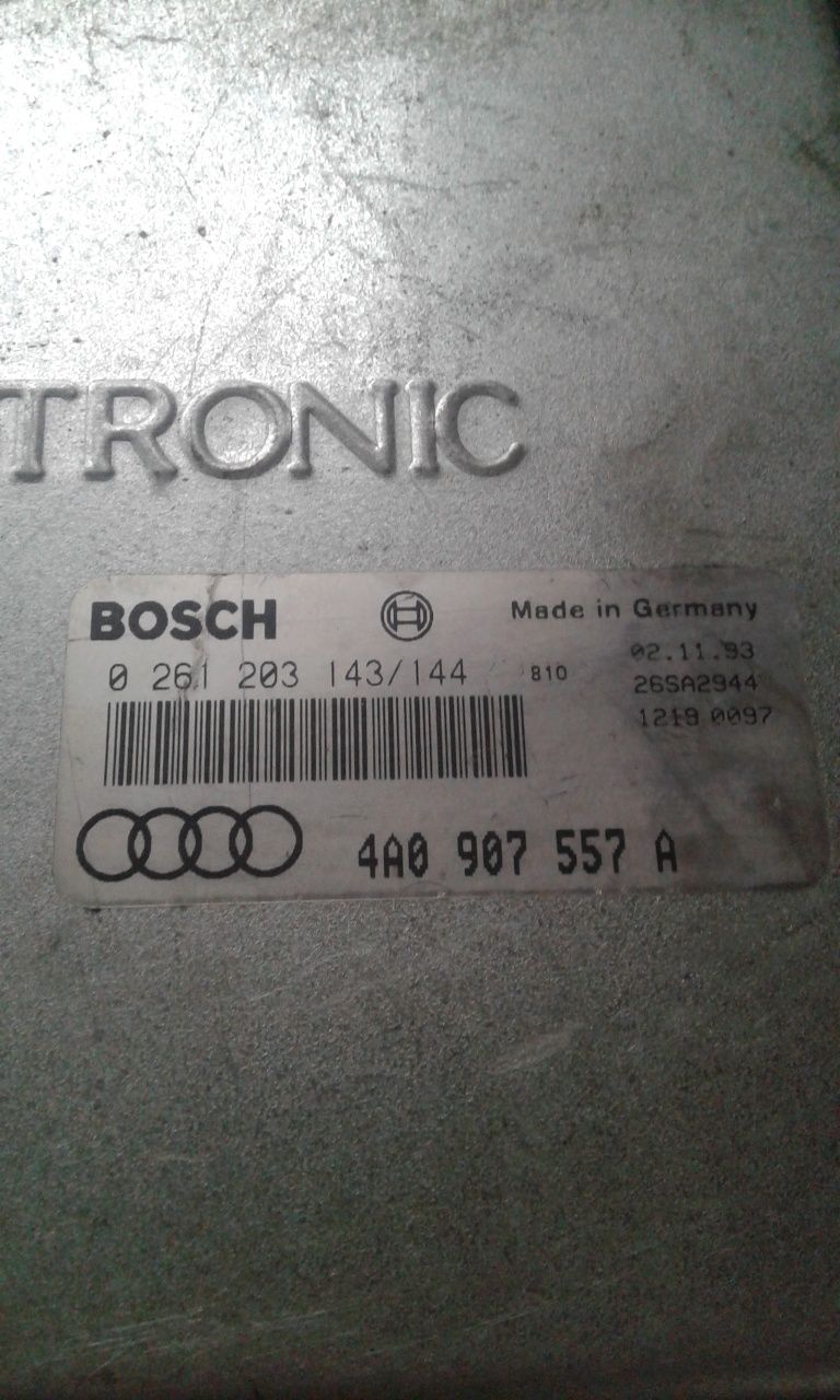 Sterownik komputer audi 100 C4 S4 4,2 V8 ABZ 4A0 557A motronic