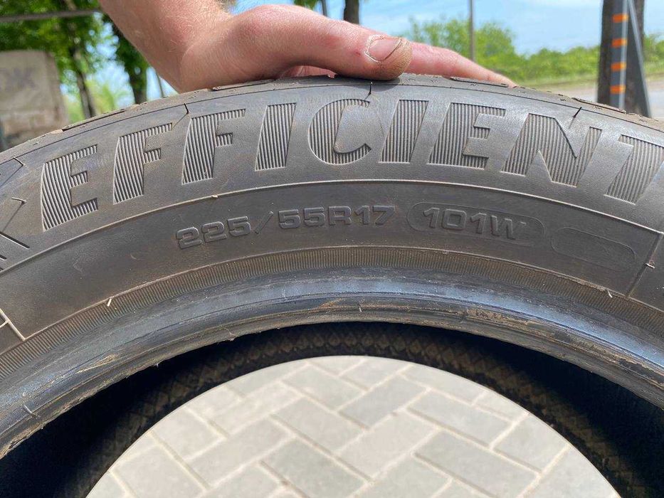 Goodyear EfficientGrip Performance225/55R17101W-2шт, 215/60R1796H-2шт.