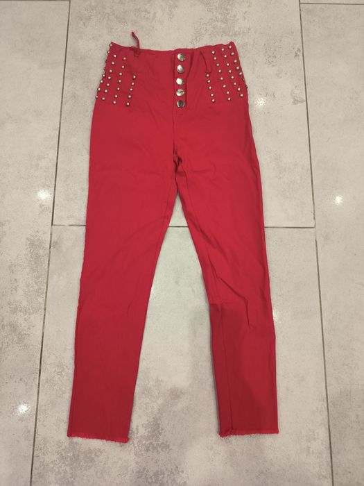 Czerwone spodnie damskie z dzettami