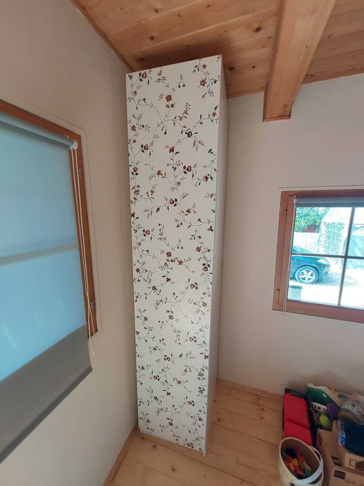 Ikea biała szafa w kwiaty na ubrania, wysoka