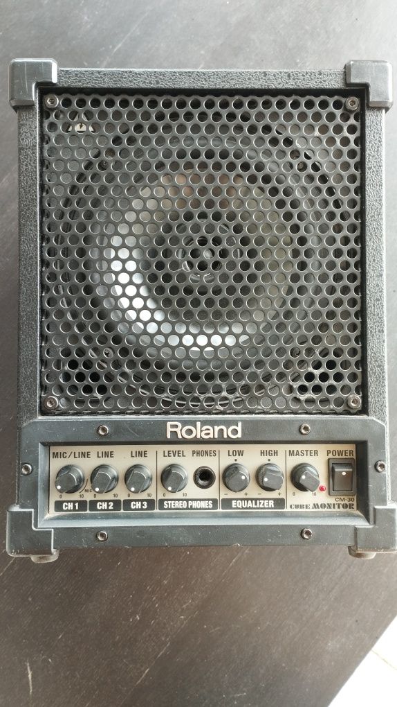 Amplificador Cube Monitor Roland Cm30