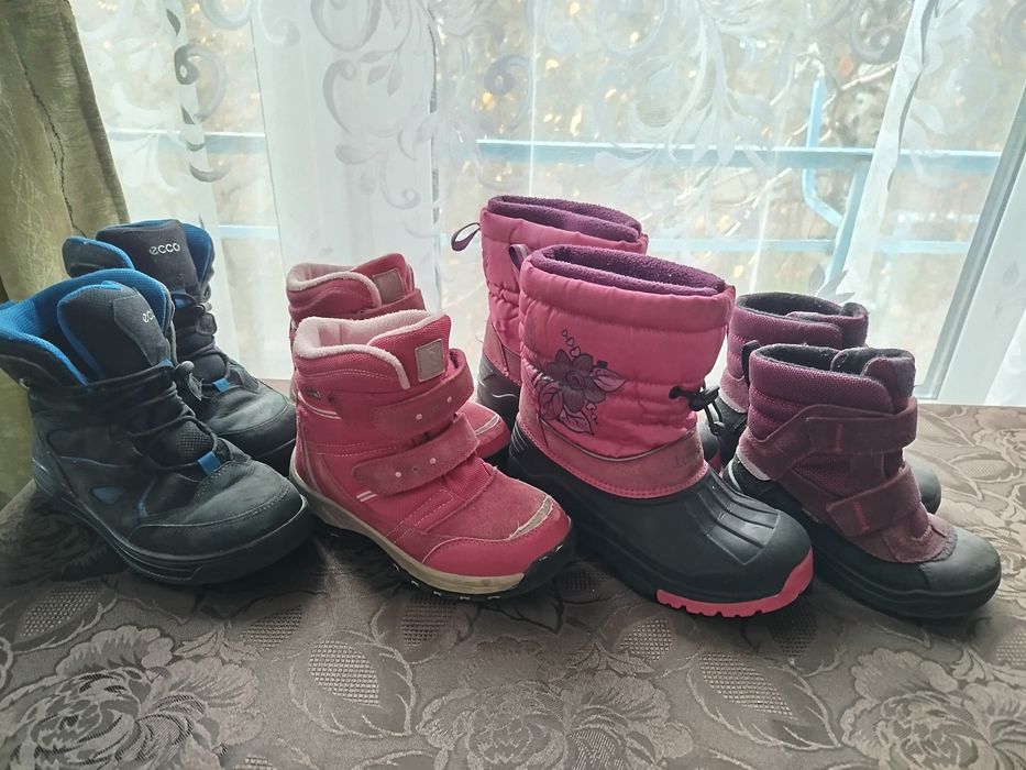 Зимове взуття (37, 33, 31, 27)