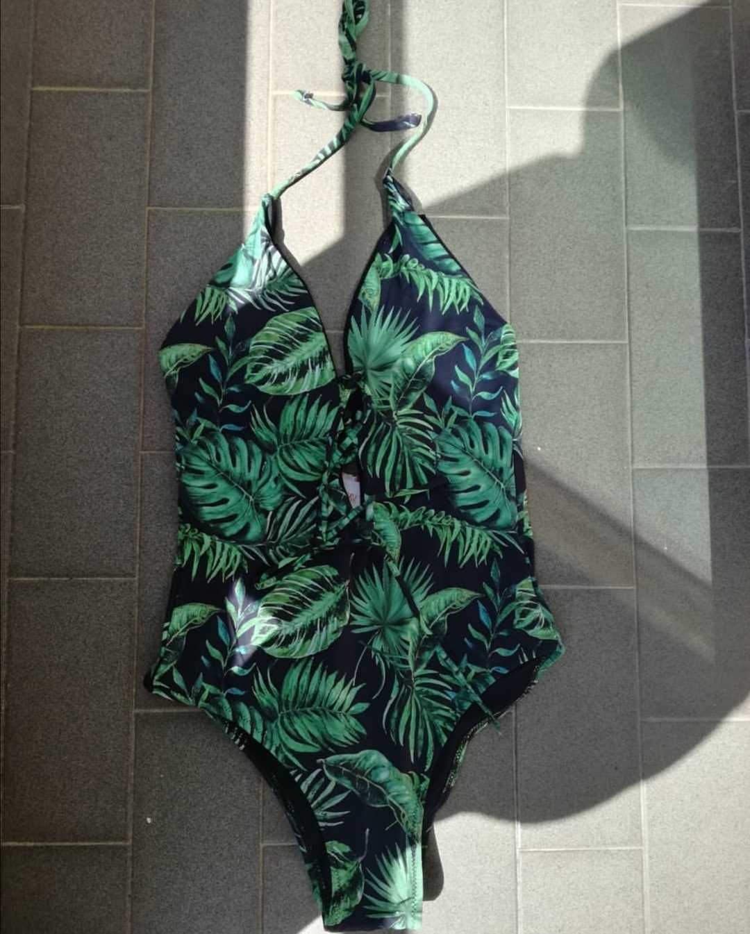 Fato de Banho "Tropical" em Tamanho S, M e XL - Novo