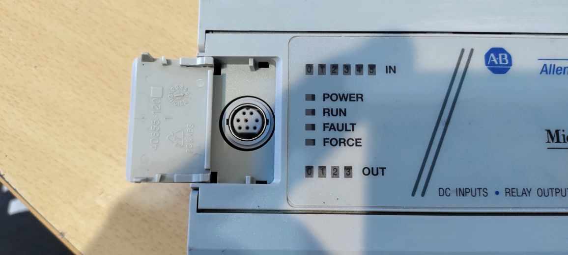 Контролер Allen-Bradley MicroLogix 1000
