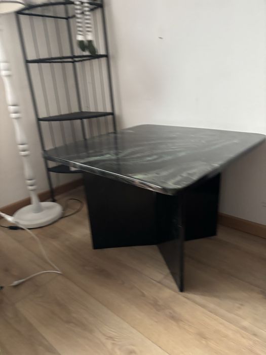 Stolik kawowy czarny konglomerat