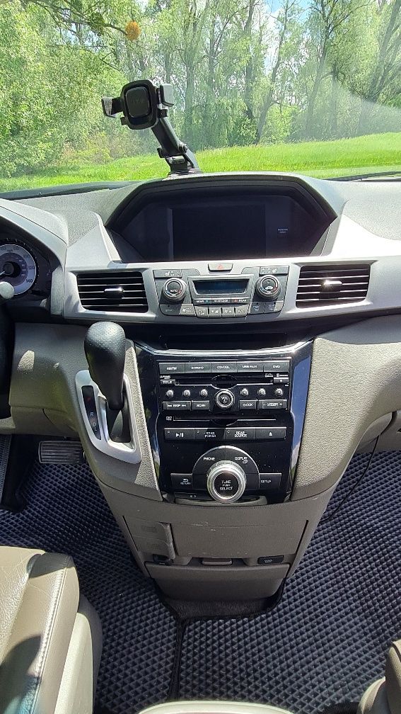 Продам Honda Odyssey 2011