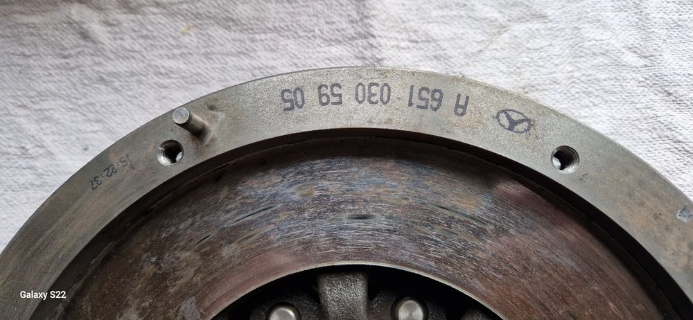 Продам комплект зчеплення та маховик OM651