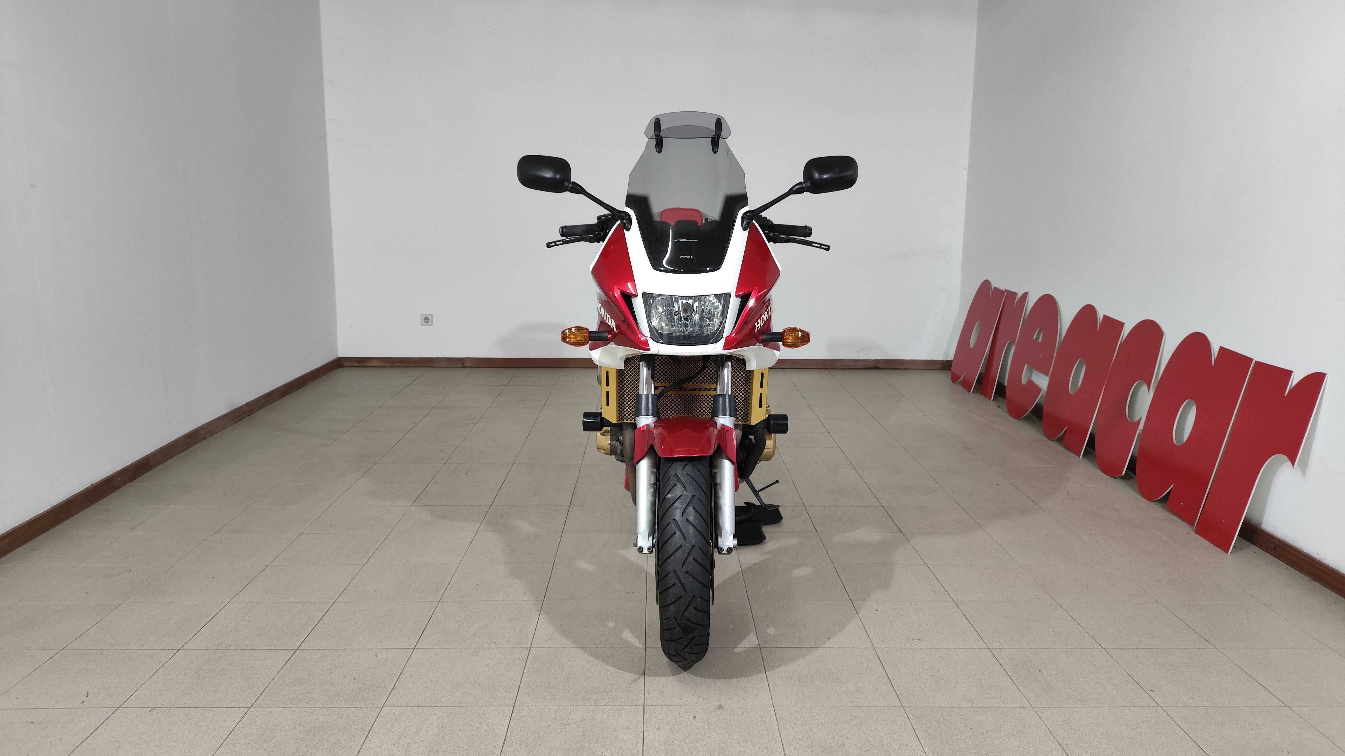 Honda CB CB1300SA "Red Frame"