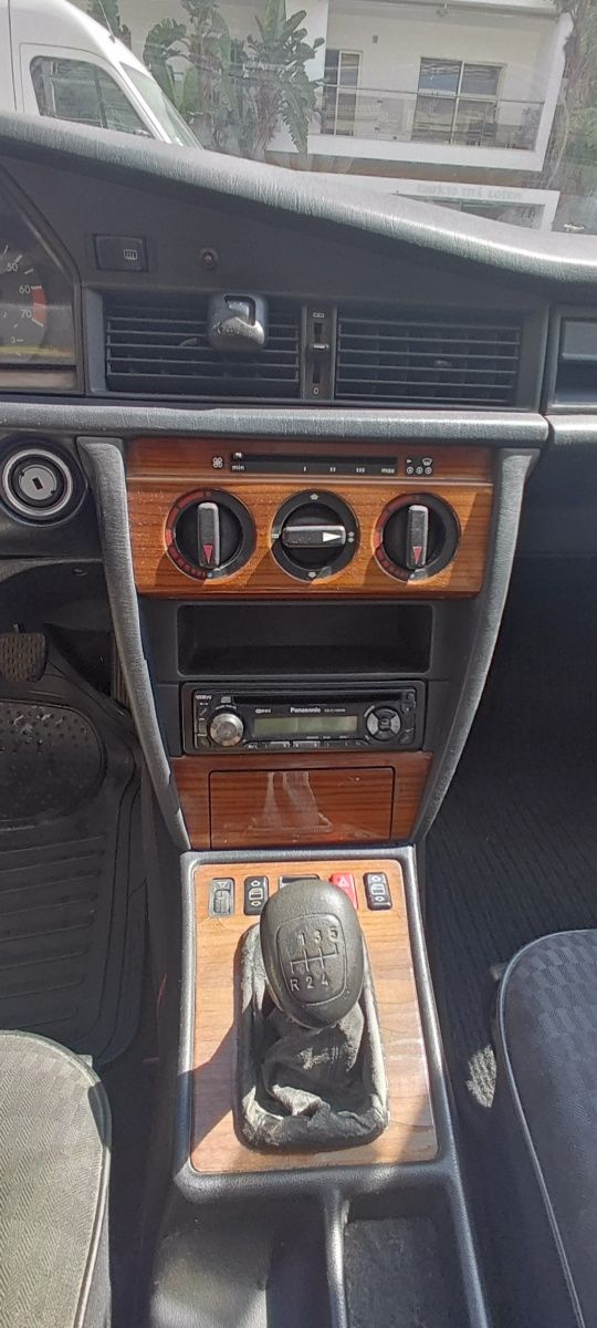 Mercedes 190E, ver descrição