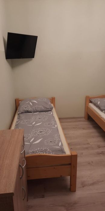 Noclegi od 50 zł | Pokoje z WiFi i parkingiem

Do dyspozycj