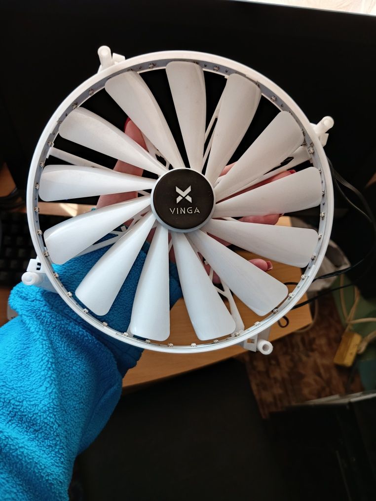 Кулер Vinga с RGB подсветкой