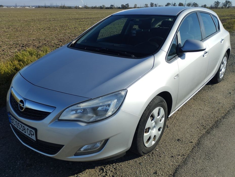 Опель Astra j продам