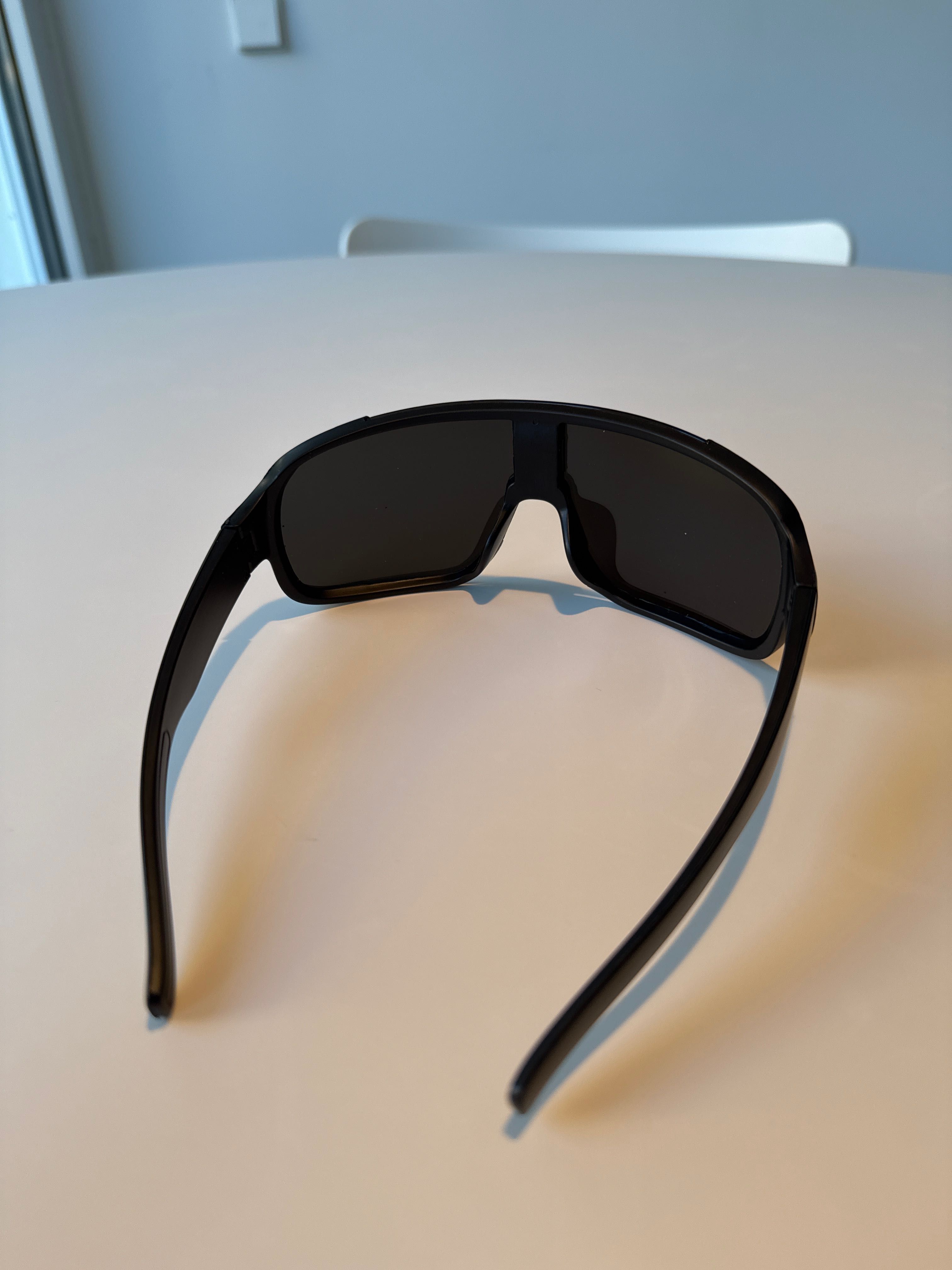 Óculos de sol desportivos. Lentes de sol ciclismo, etc.