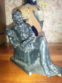 Пушкин А.С.  в кресле, скульптор Неймарк