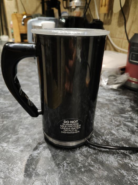 Spieniacz do mleka tryb gorący i zimny 500w czarny Aigostar