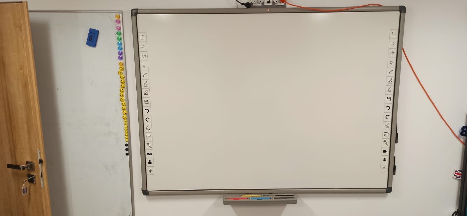 Tablica interaktywna Avtek TT Board 80 PRO + projektor